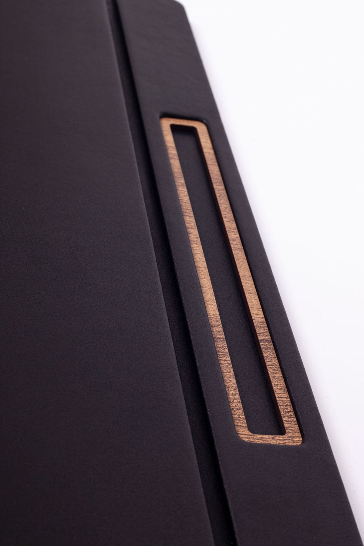 Deri Kapaklı Masa Sümeni Düz Siyah Ahşap Detaylı 50x35cm
