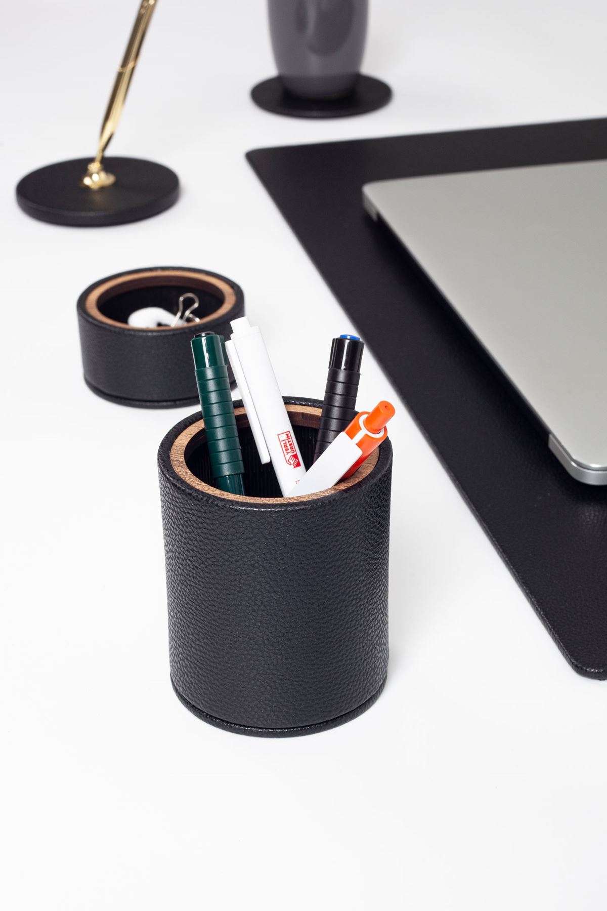 Polo Leather Desktop Kit Black 5-piece Wood detailed Gold Pen